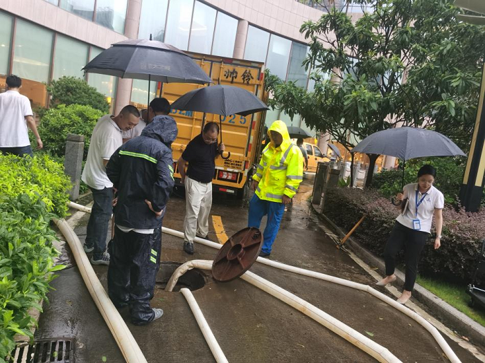 赞美！点赞7.28助力莆田俄罗斯专享会294温德姆酒店抢险人员